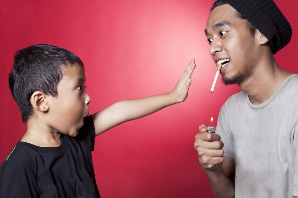 Asap Rokok Bisa Bikin Anak Gampang Kena Pneumonia 