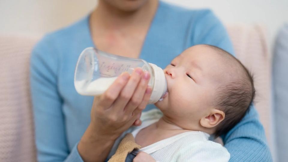 Bayi Bingung Puting! Dampak Pemberian ASI Diselingi Susu Formula