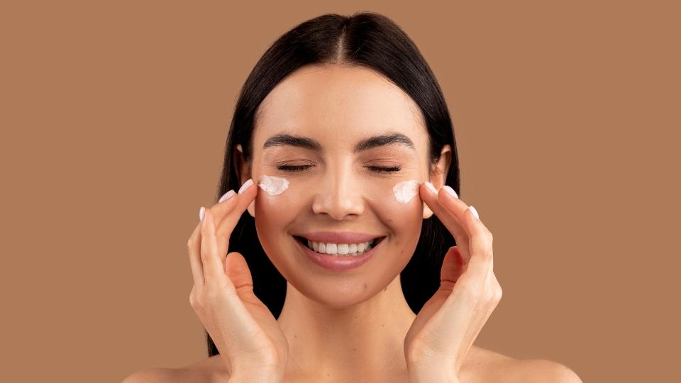 Kulit Tetap Lembap dan Cerah, Wajib Pilih Produk dengan Vitamin C