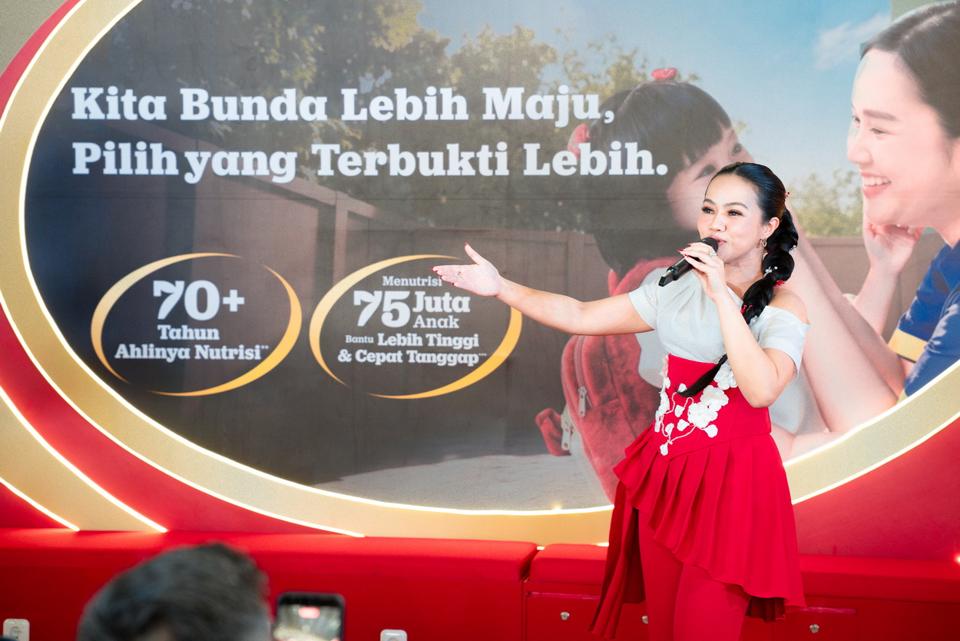 Dari Yura Yunita hingga Gholy, Ini Peran Ibu di Balik Kesuksesan Mereka